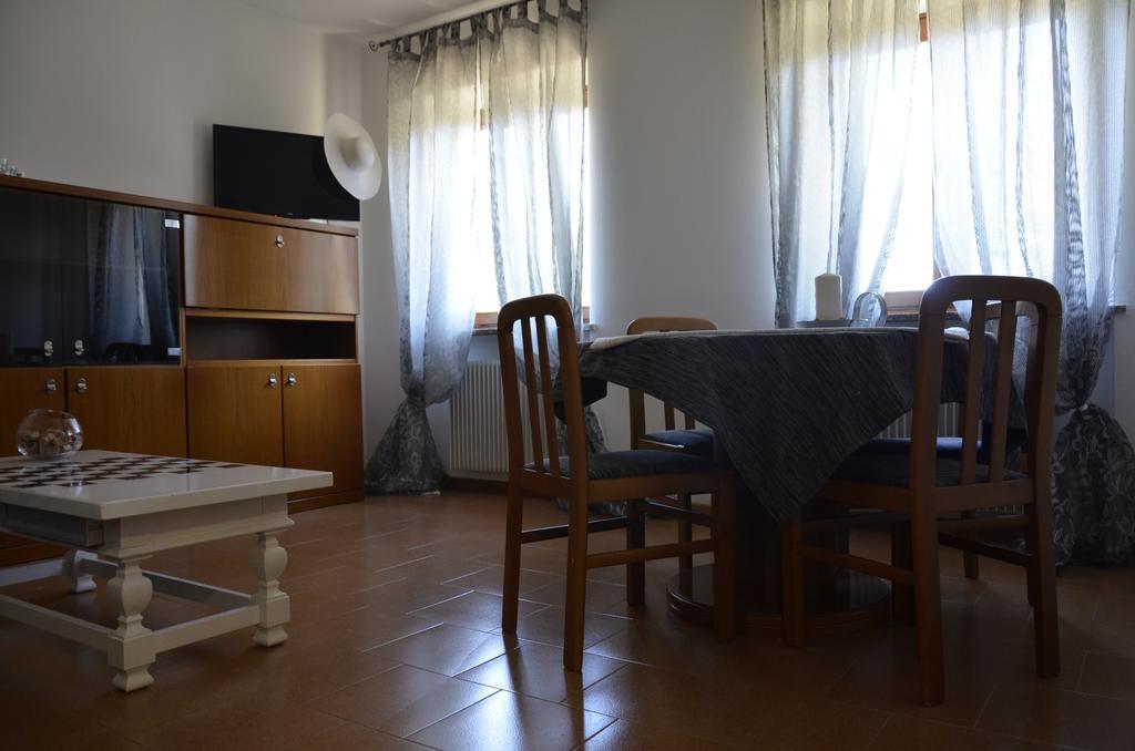Residence Mezzosole Riva del Garda Cameră foto