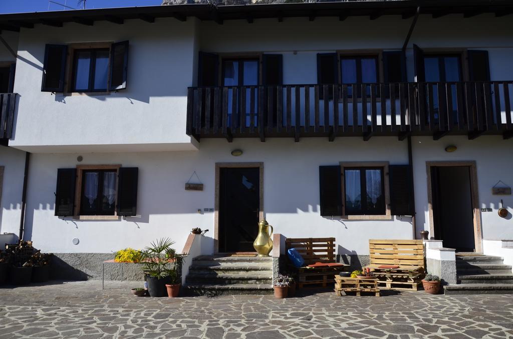 Residence Mezzosole Riva del Garda Cameră foto