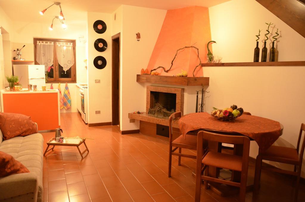 Residence Mezzosole Riva del Garda Cameră foto